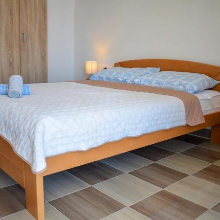 Galeb Apartment Veli Iz Ngoại thất bức ảnh